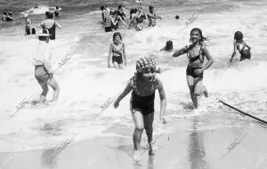 Santander, los Niños en la playa