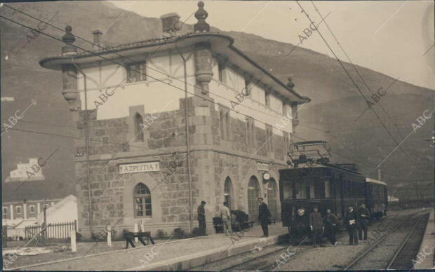 Estación de Azpeitia en el ferrocarril eléctrico del Urola (de Zumárraga A...