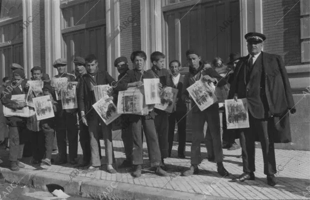 Una sección de vendedores de ABC aquienes los lectores de de dicho diario...