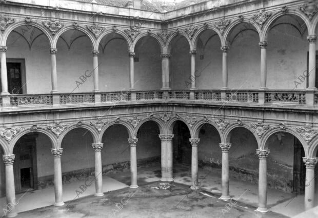 Claustro de la Universidad de Orihuela (Alicante)