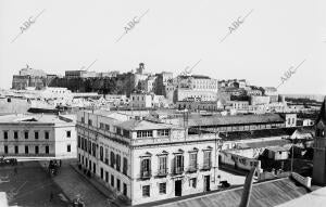 Melilla, mayo de 1933. El Ayuntamiento y la ciudad antigua