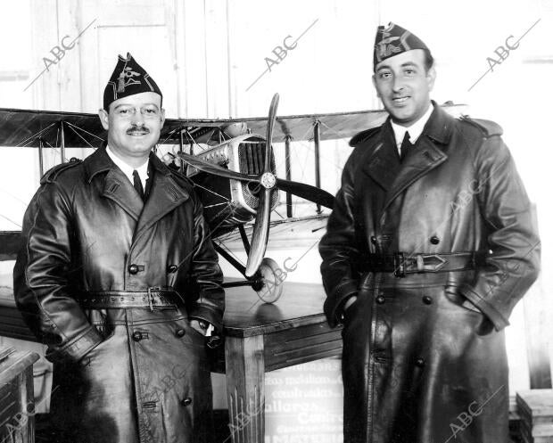 Su avión, el "Cuatro Vientos", se quedó sin combustible y los aviadores...