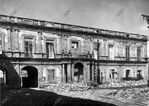 Fachada de la colegiata de la Granja, Aneja al Palacio, tal como se Encuentra...