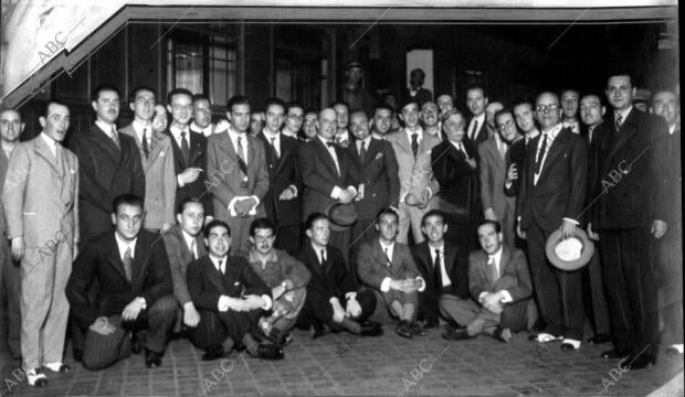 Grupo de Estudiantes de la escuela central de Ingenieros Industriales que Han...