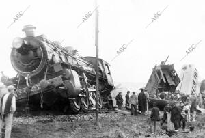 Estado en que Quedó la Locomotora del Express Barcelona Sevilla, que Descarriló...