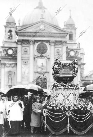 Con ocasión de la canonización de san Juan Bosco fundador de los Salesianos el...