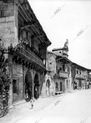 Una de las Calles del pueblo Cartes (Cantabria)