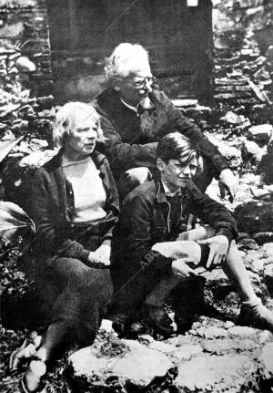 Trotsky con Natalia Sedova y Esteban Sedov, su nieto