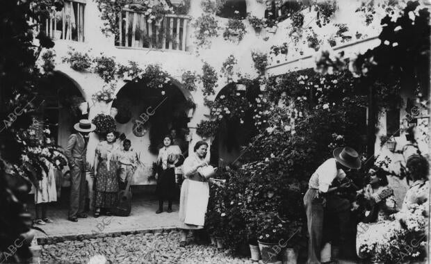 Patio del barrio de San Basilio galardonado con el tercer premio