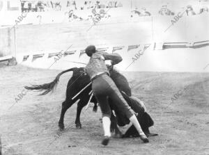 Manolete en su debut el 1 de mayo de 1935