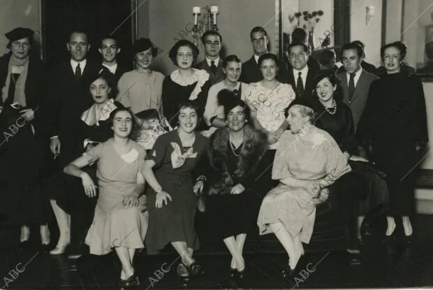 En el Lyceum club Femeninio, Celebra el Ix aniversario de su fundación Y,  para... - Archivo ABC