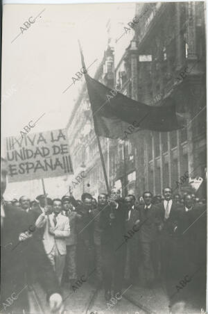 Manifestación por la unidad de España con, Jose Antonio Primo de Rivera, Julio...