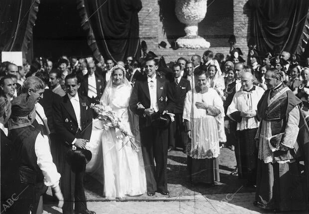 Un momento de la ceremonia nupcial de los Condes de Barcelona, en la Iglesia...