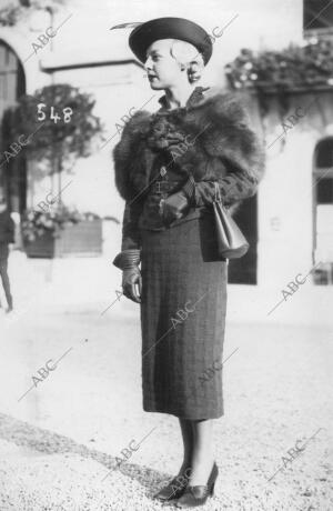 La moda en el hipódromo de Longchamp - en la Imagen, abrigo de 1935