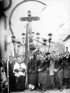 La madrina de la bandera de acción obrerista de Córdoba, doña María Muñoz...