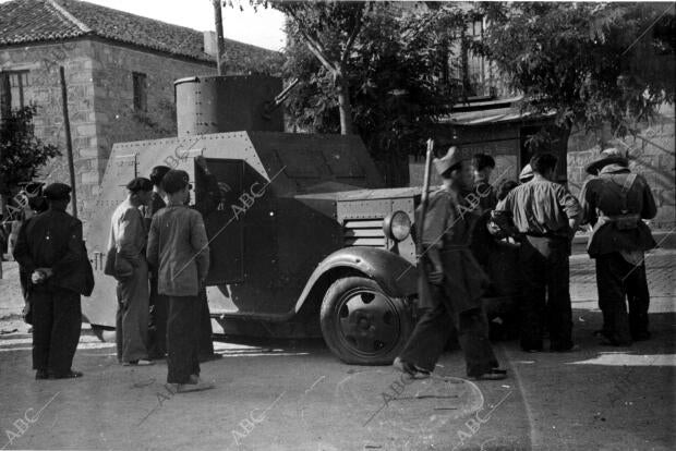 Un tanque Preparándose para marchar al frente de Operaciones, en Villalba