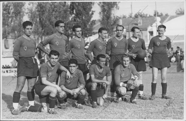 El equipo del Murcia futbol Club, tras Clasificarse en primer lugar en el...