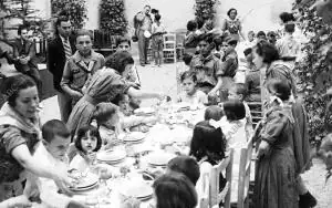 Fiesta del niño en Granada - un aspecto de la comida que los Exploradores...