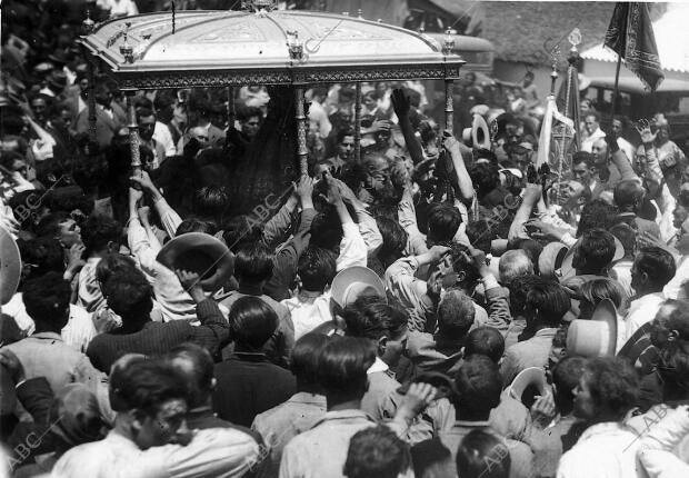 Romeria del Rocío en las marismas de Almonte