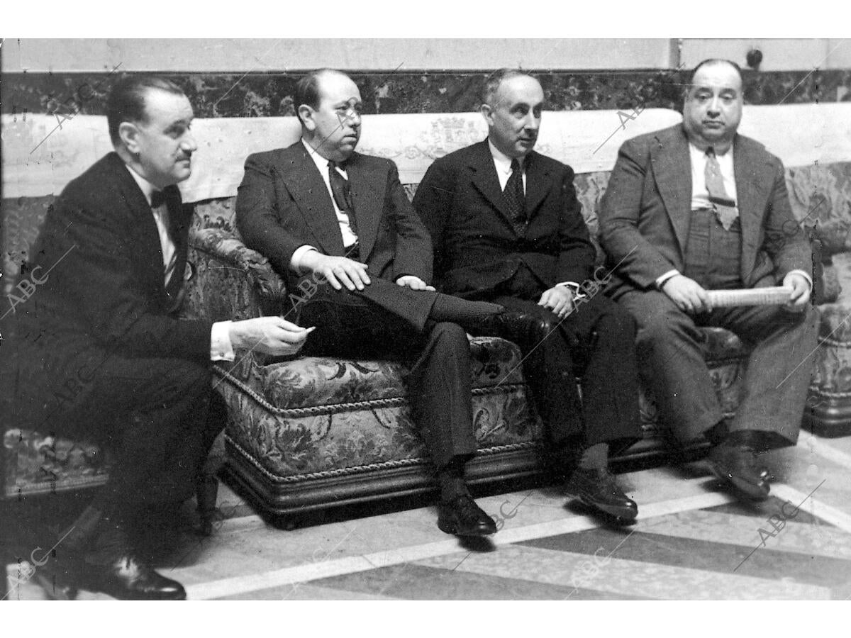 De izquierda a derecha don Fernando Suarez de Tangil conde de