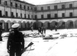 El patio del cuartel de la Montaña, en la mañana del 19 de Julio