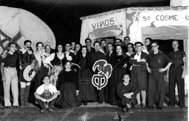 Los Estudiantes de la F.U.E. que Componen el teatro Unicenitario "el Buho", que...