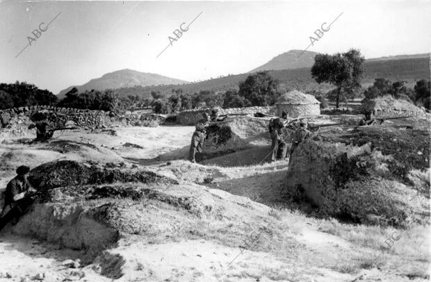 Tropas Republicanas en los Montañosos Terrenos de Extremadura