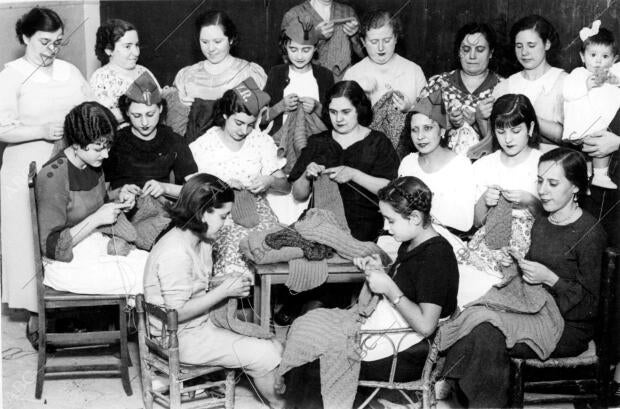 Mujeres Pertenecientes al grupo 6º del comité de defensa de izquierda...