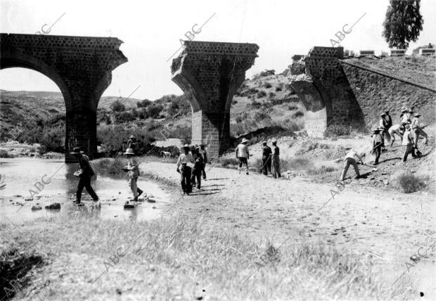 Puente de Lagarilla, entre el Pedroso y Castiblanco, volado por los Republicanos