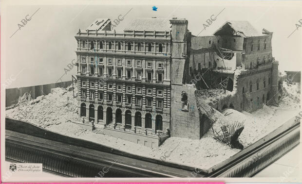 Guerra Civil, maqueta de las ruinas del alcazar de Toledo tras el asedio