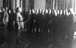 el general Francisco franco en el acto de transmisión de Poderes