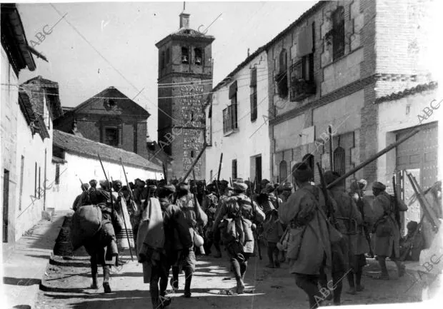 Fuerzas Regulares entrando en Illescas