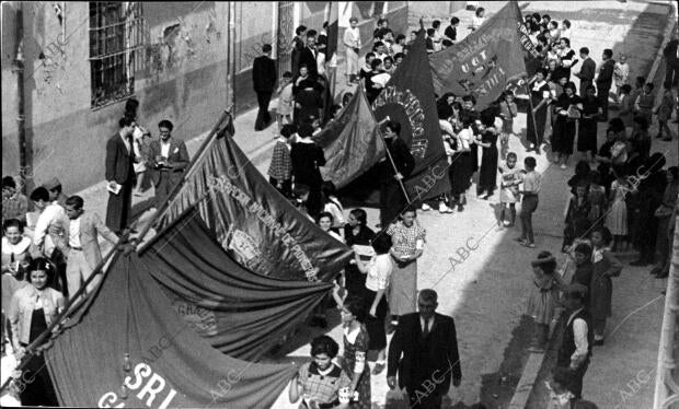 Manifestación Organizada por el comité pro ayuda de invierno de Gandía, para...