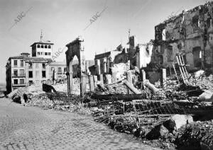 La plaza de Zocodover tras los Bombardeos Sufridos durante la Guerra Civil