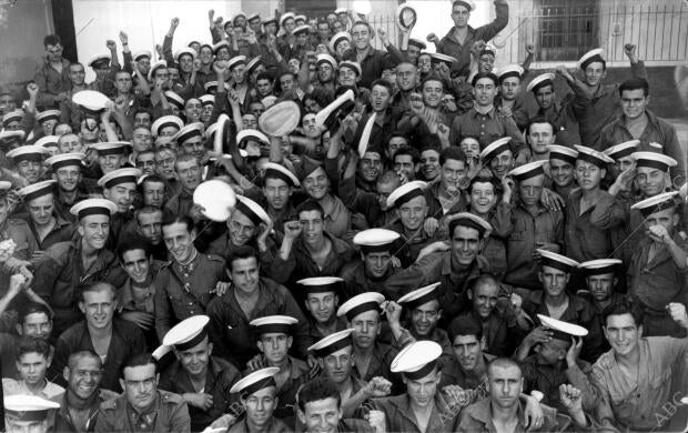 San Fernando (Cádiz), 1937 (Ca.) Los marineros de Infantería de Marina,...