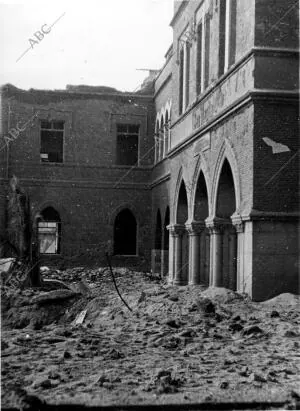 Fachada principal del edificio de las Hermanitas de los Pobres, en el barrio de...