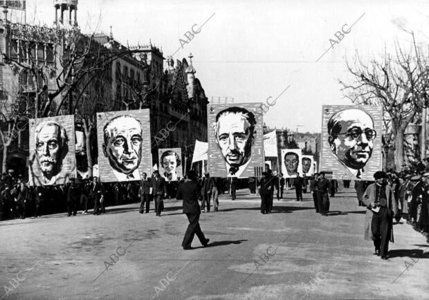 Retratos de los Presidentes Maciá, largo Caballero, Companys, Azaña, de Todos...