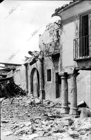 Ruinas de un pueblo Bombardeado por la aviación Italiana