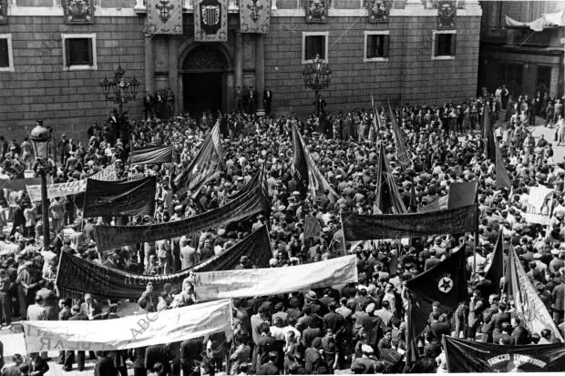 Manifestación del primero de mayo en la plaza de la República, en Barcelona