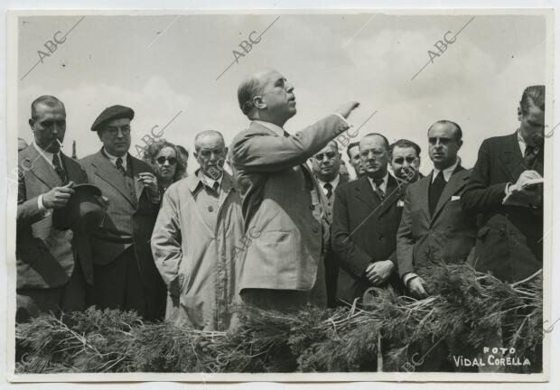 El ministro de Obras Públicas pronuncia un discurso en la inauguración de las...