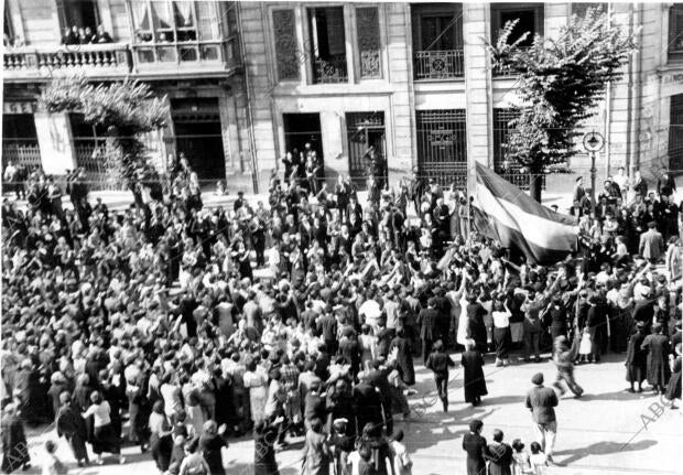 Aspecto de las calles de Bilbao tras la entrada de las tropas nacionales