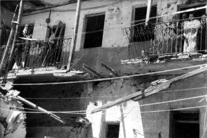 Estado en que Quedó una casa Bombardeada por un Obús