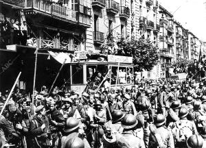 Entrada del Ejercito de franco A Santander