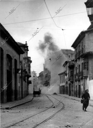 Bombardeo republicano en la calle Jovellanos, de Oviedo