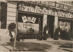 Fachada de los Talleres Renault, Adornada por sus Trabajadores, con motivo del...