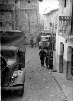 Las Tropas Republicanas Vigilan cerca de las Puertas de las Casas