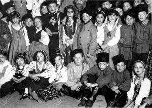 Grupo de Niños que Participaron en el festival homenaje A la 39 brigada...