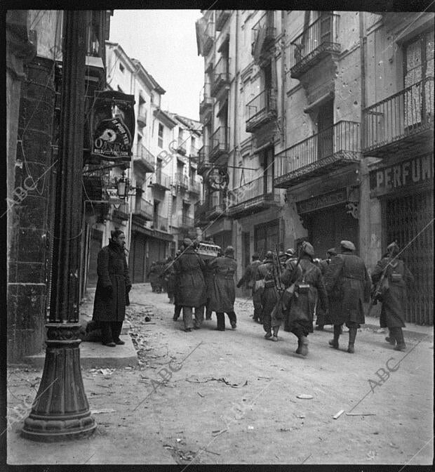 Escenas Tomadas desde la plaza del Torico en Teruel