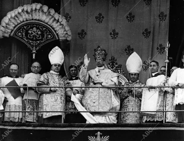 Ciudad del Vaticano, 12/03/1939. Pío XII el día de su coronación