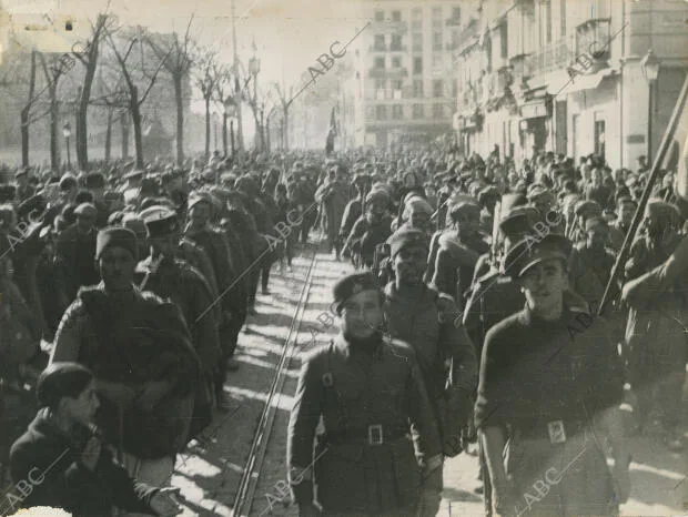 Las fuerzas militares nacionales en su entrada a Madrid el día de la liberación